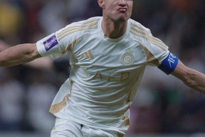 包含C罗连续十场比赛得分超过赛况扑朔迷离，塞尔维亚队挑战极限！的词条